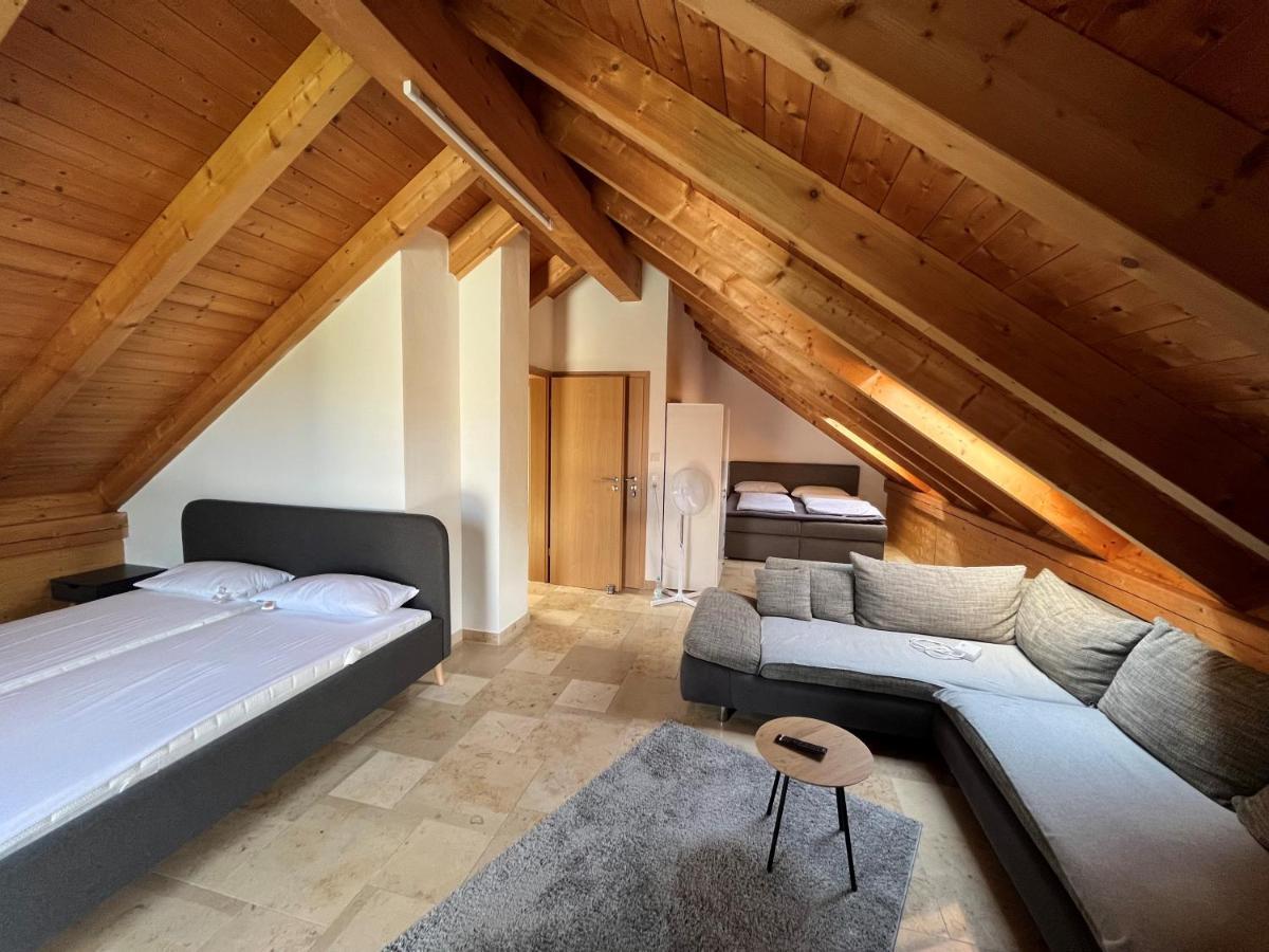 Holiday home Weidehaus Pfoerring *